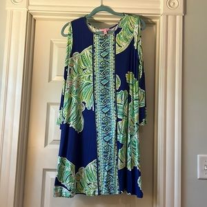 Lilly Pulitzer dress, peekaboo arms; fun pattern and unique sleeve shape! Size M